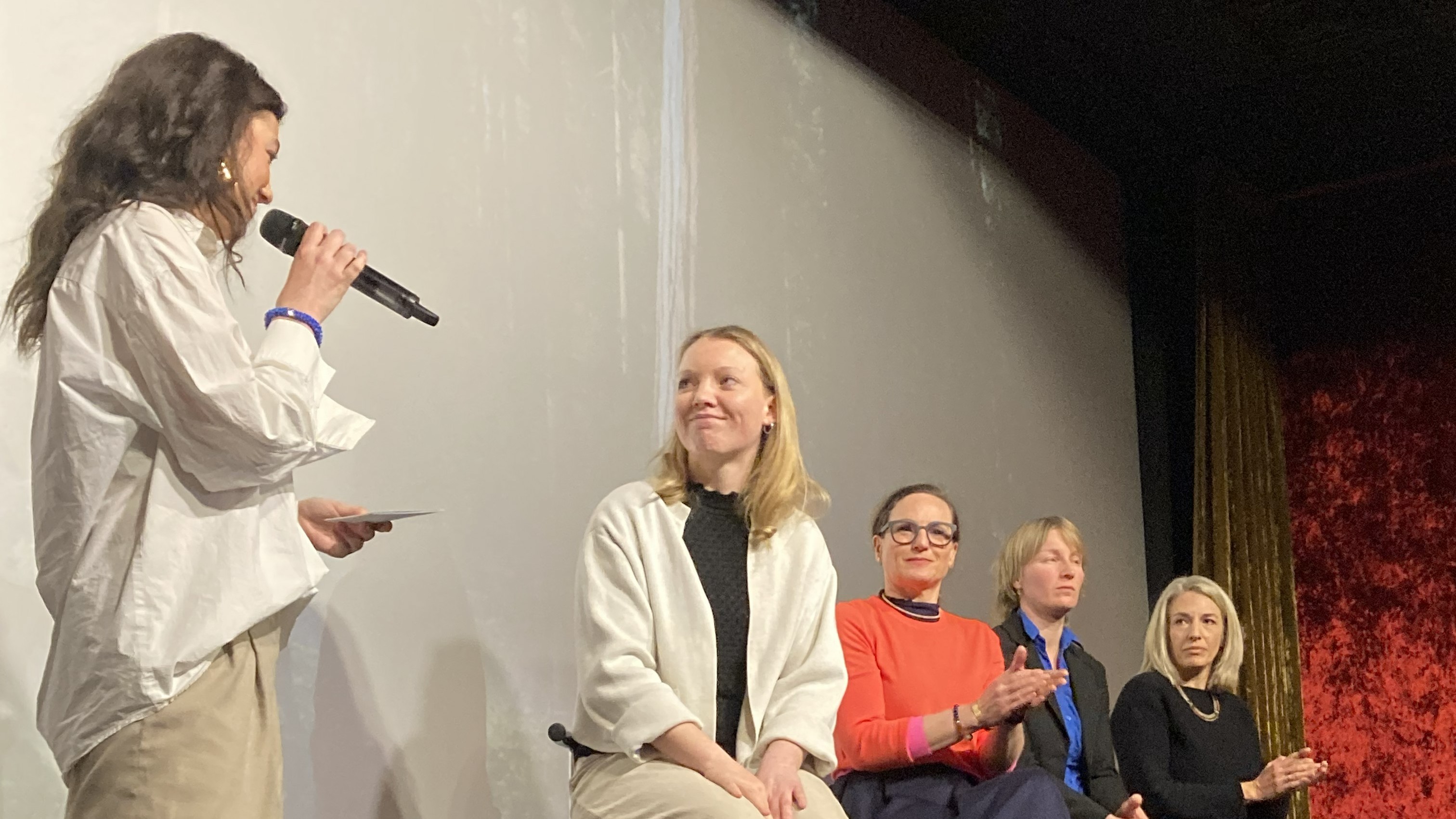 Kinoabend: Doku und Diskussion