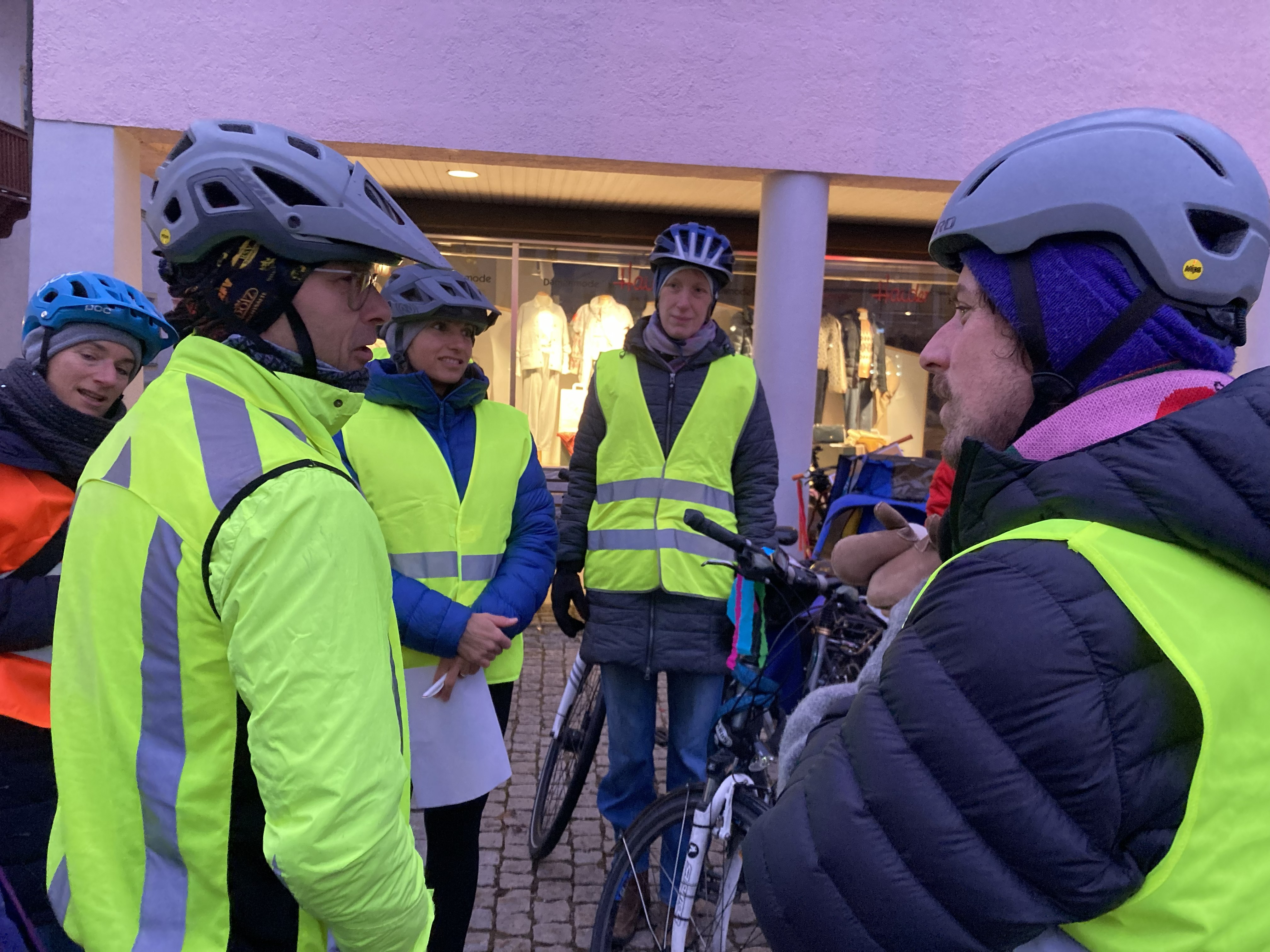 Fahrrad-Korso zur Grundschule